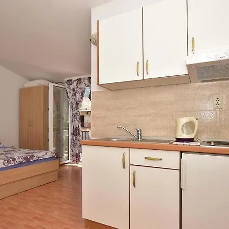 With Parking Space - 24785 Apartman *