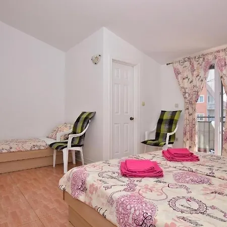 With Parking Space - 24785 Lägenhet