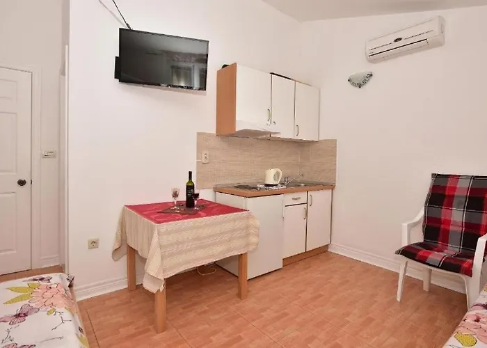Apartment With Parking Space - 24785 Makarska