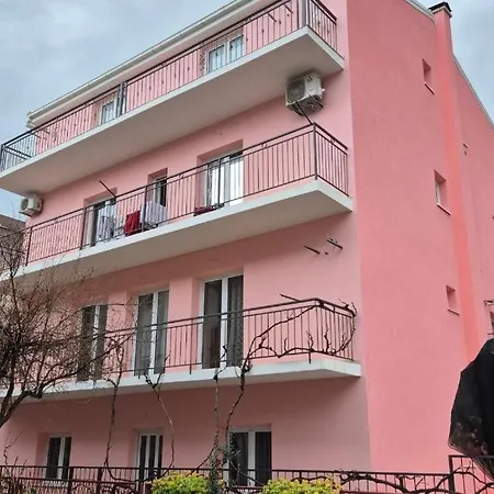 Apartment With Parking Space - 24785