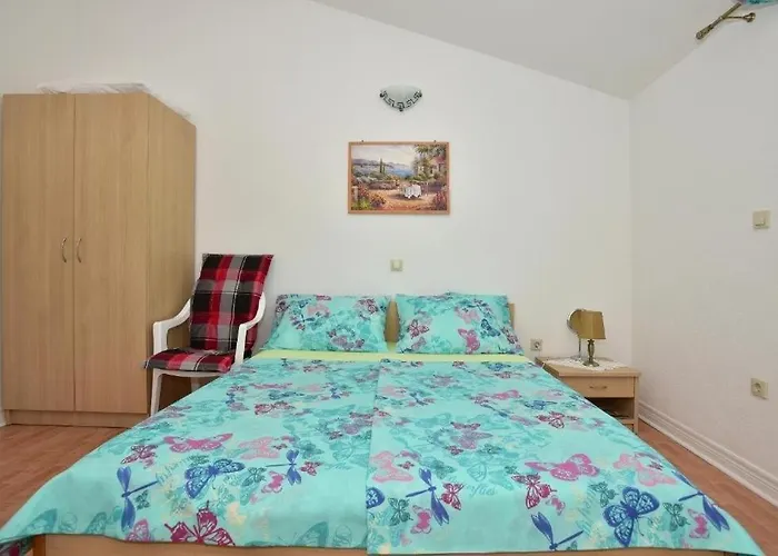 Apartment With Parking Space - 24785 Makarska